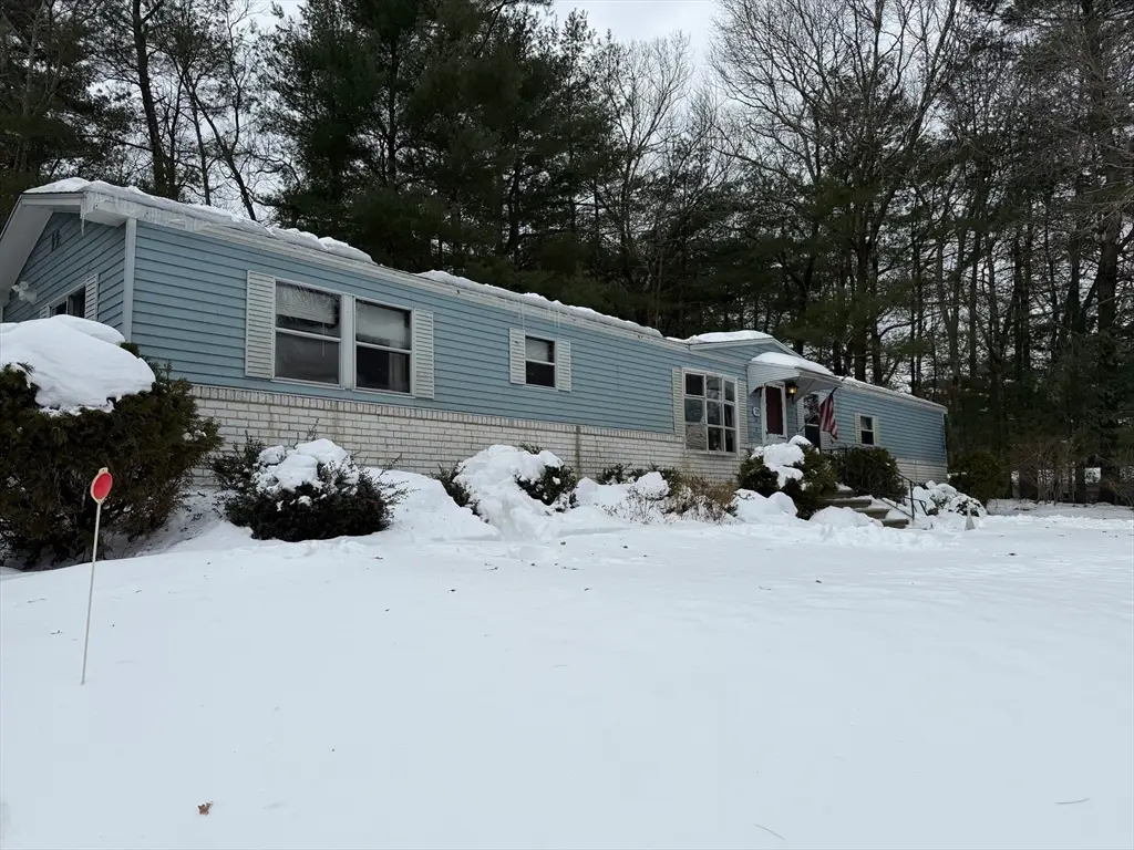 28 Haskell Cir, Lakeville, MA 02347 - Image #1