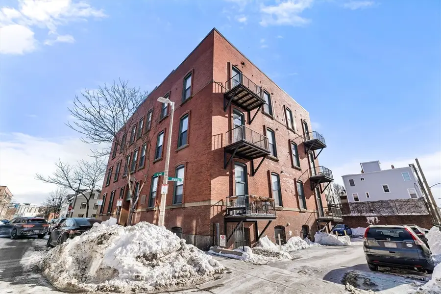 125 B St #1D, Boston, MA 02127 - Image #2