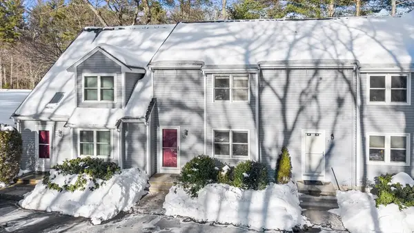 50 Pinecrest Vlg #50, Hopkinton, MA 01748