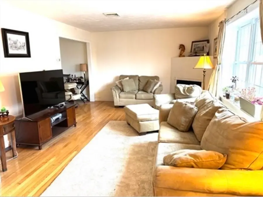 6 Jen Paul Way #B, Milford, MA 01757 - #2