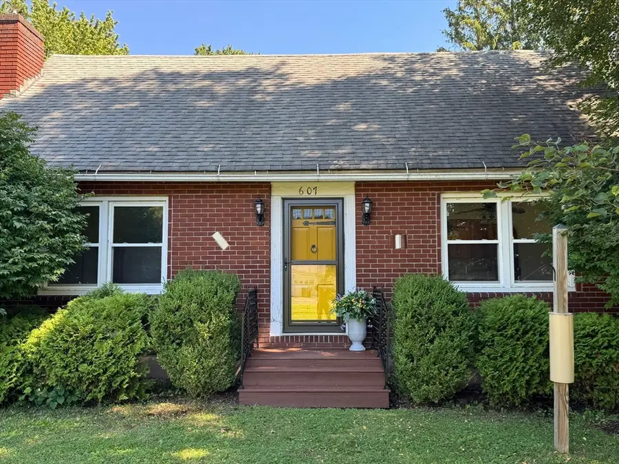 607 Crane Ave, Pittsfield, MA 01201 - Image #3