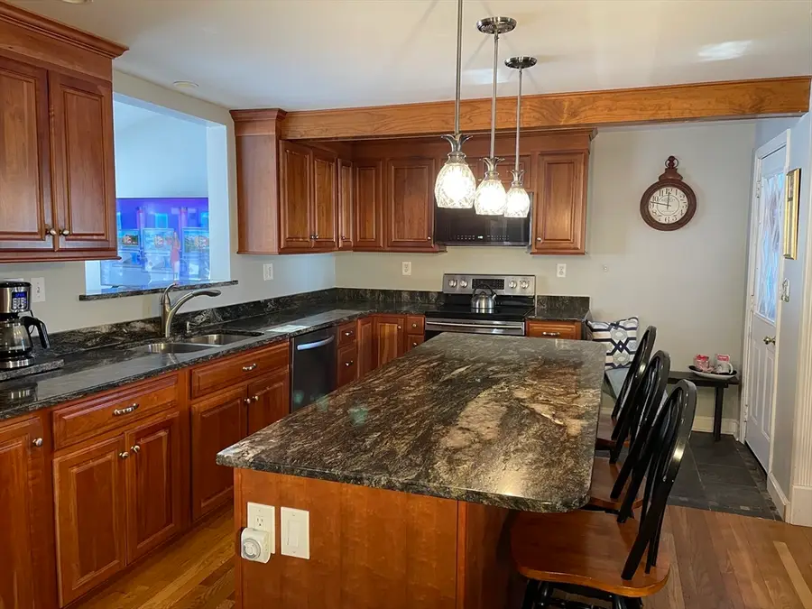 255 River St, Braintree, MA 02184 - Image #3