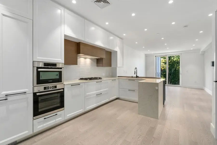 69 Walnut St #1, Brookline, MA 02445 - Image #2