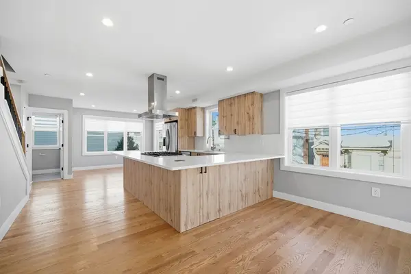 86 Blossom St #1, Chelsea, MA 02150