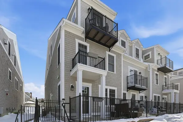 25 Howland St #2, Plymouth, MA 02360