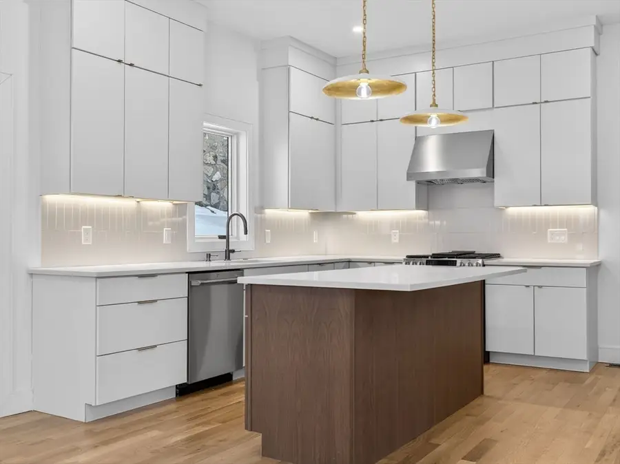 142 Birch St #2, Boston, MA 02131 - Image #2