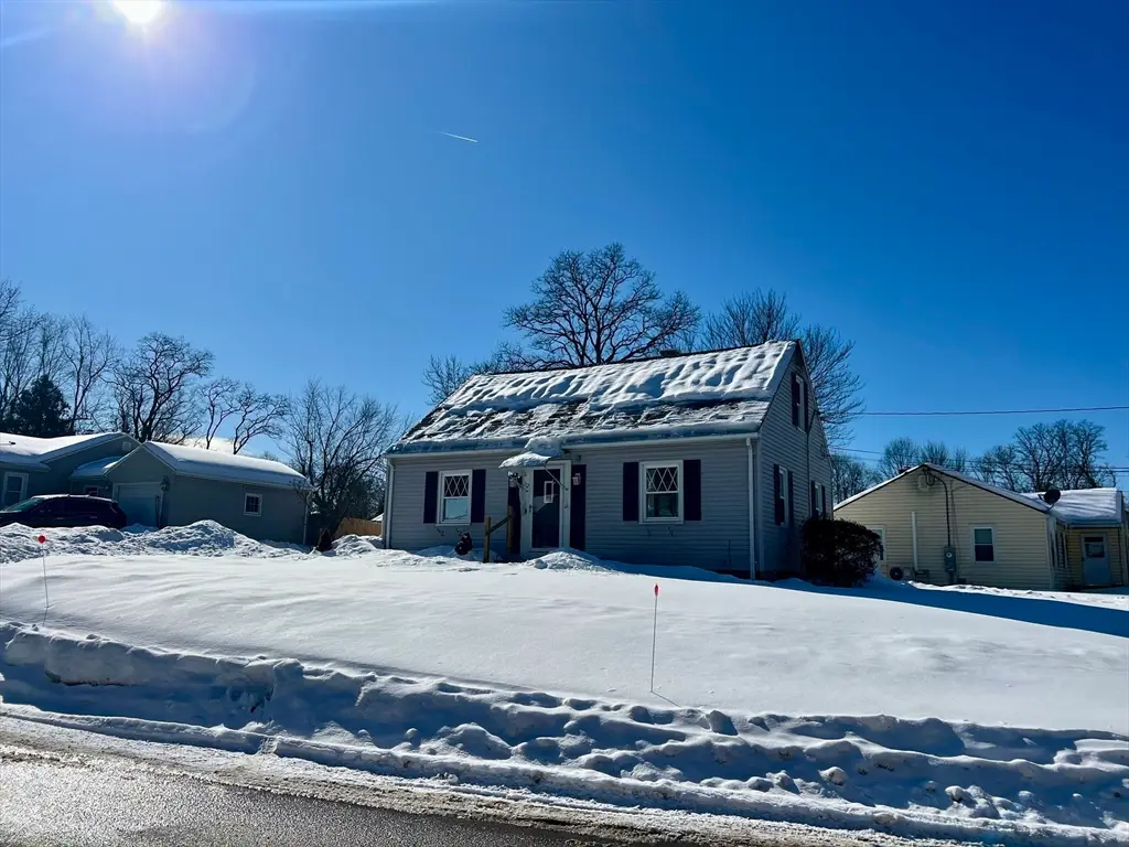112 W Canton Cir, Springfield, MA 01104 - #1