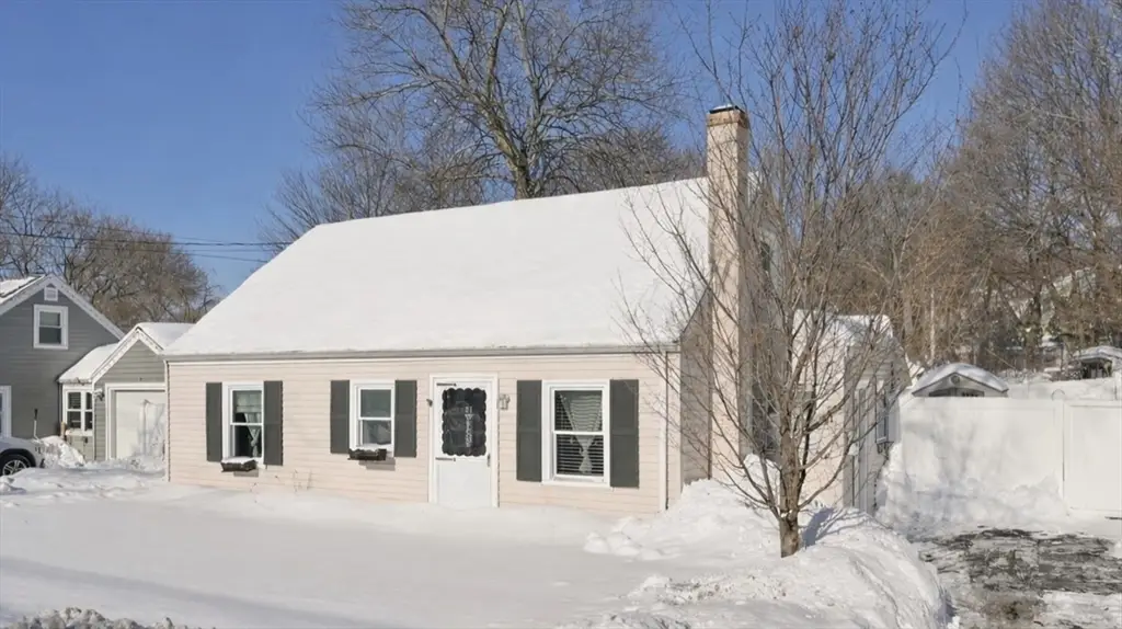 21 Forest St, Peabody, MA 01960 - #1