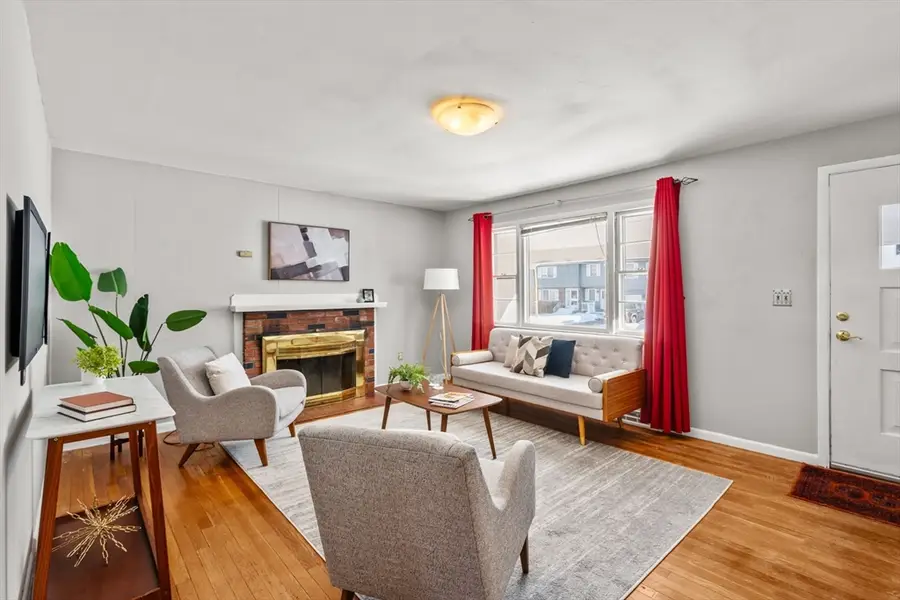 28 Patriot St, North Andover, MA 01845 - #3