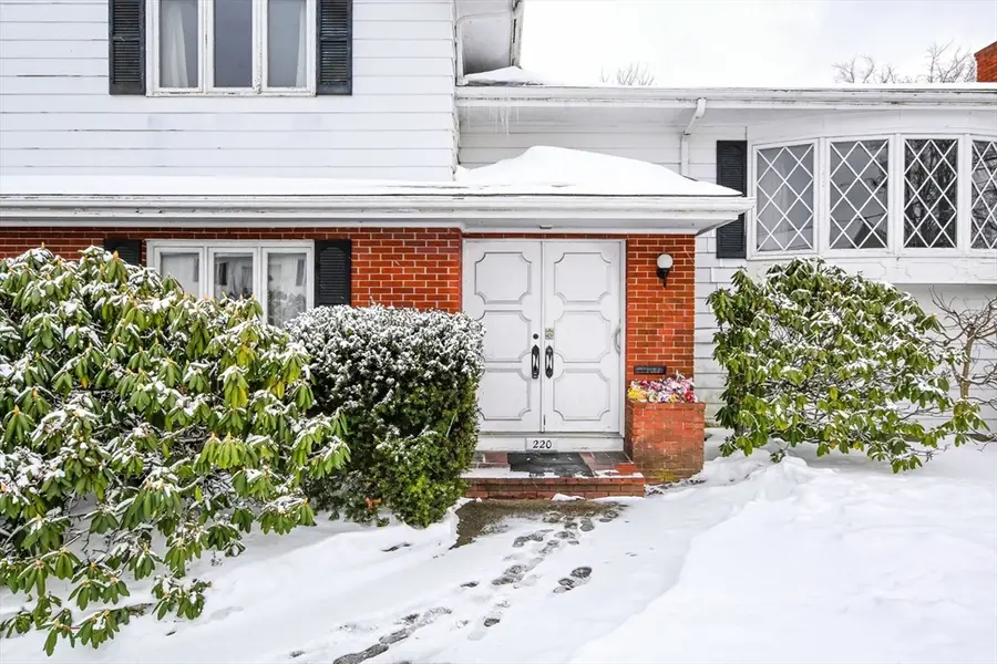 220 Mount Vernon St, New Bedford, MA 02740 - Image #2