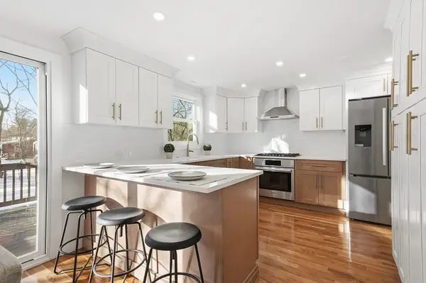 155 Mill St, Burlington, MA 01803