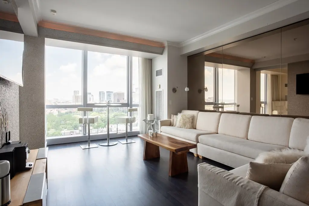 110 Stuart Street #23F, Boston, MA 02116 - Image #1