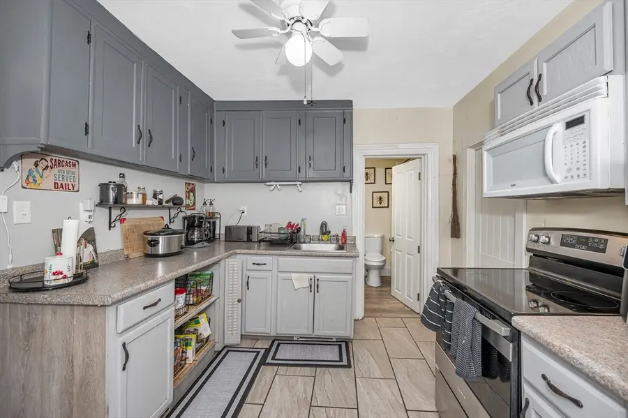 2 Lakeview Ave, Sterling, MA 01564 - #3