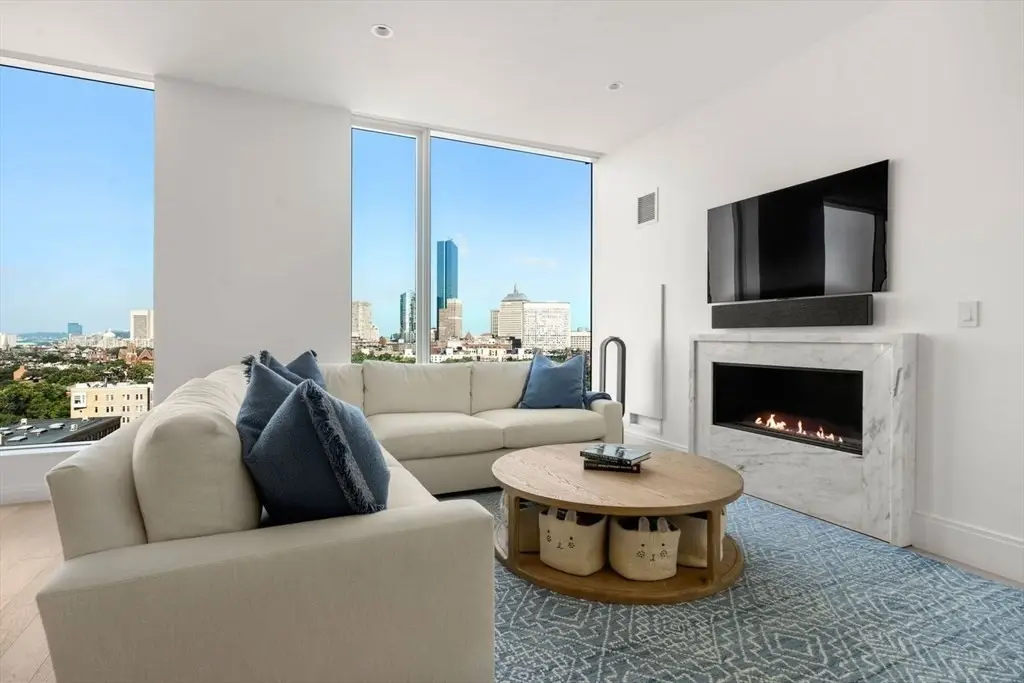 380 Harrison Avenue #14G, Boston, MA 02118 - Image #1