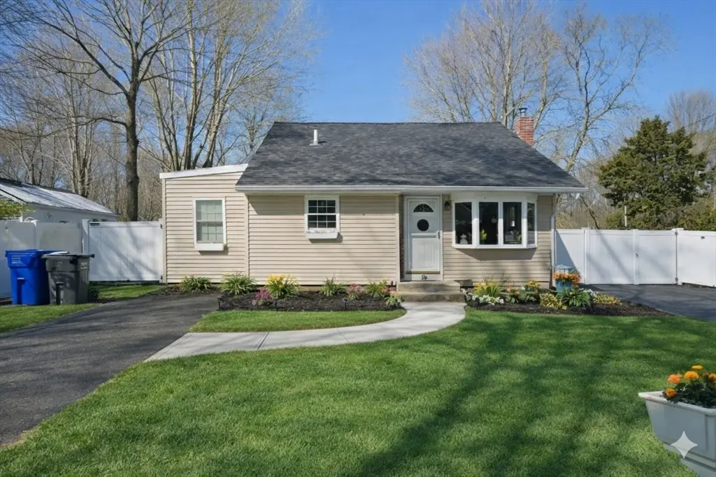 54 Wilbur St, Raynham, MA 02767 - Image #1