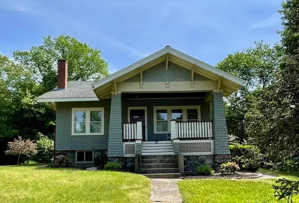 67 Lowell St, Lexington, MA 02420