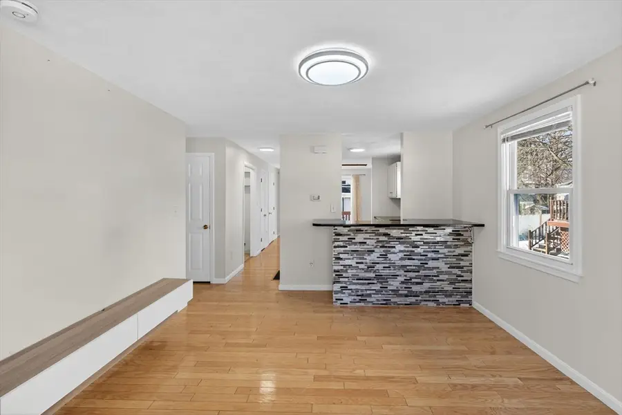 106 Methuen St #B, Lowell, MA 01850 - #3