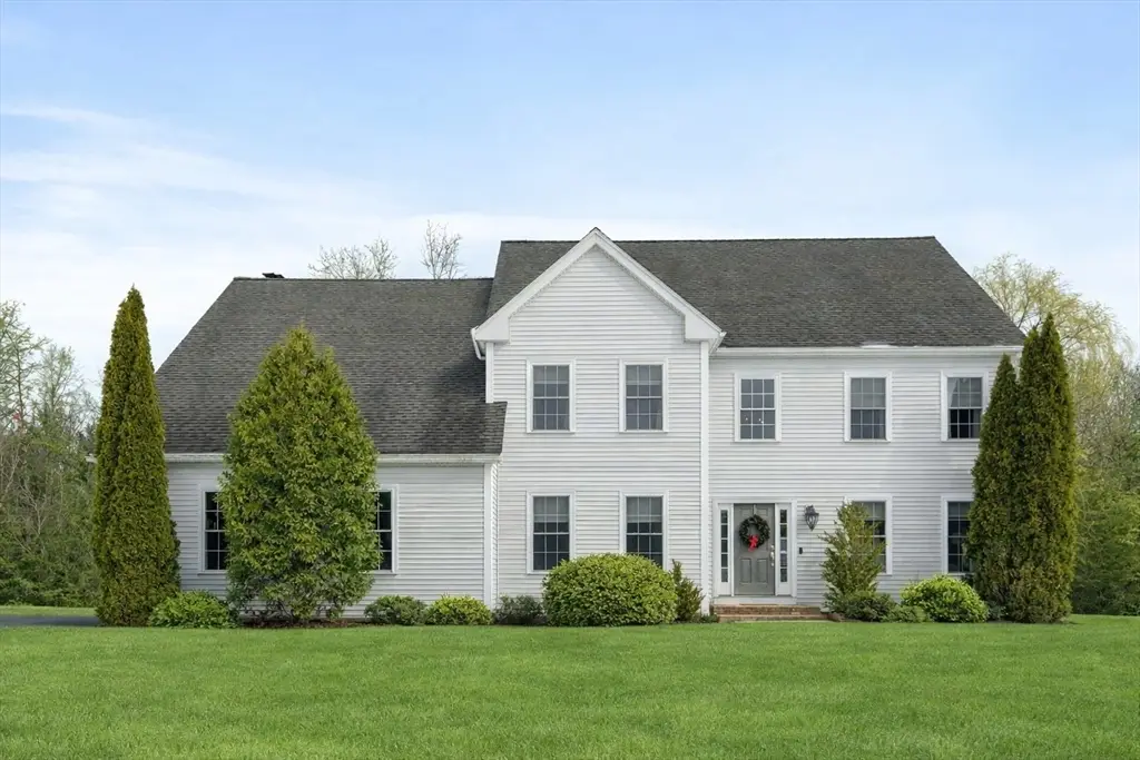 5 Tavern Cir, Westford, MA 01886 - #1