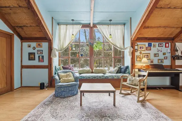 67 Pine Grove #67, Amherst, MA 01002