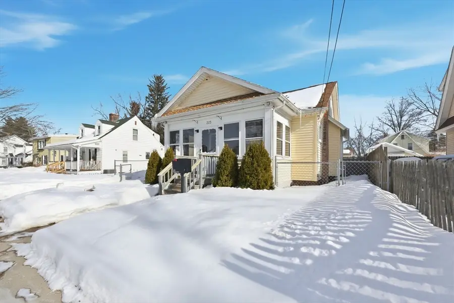 225 Osborne Ter, Springfield, MA 01104 - #3