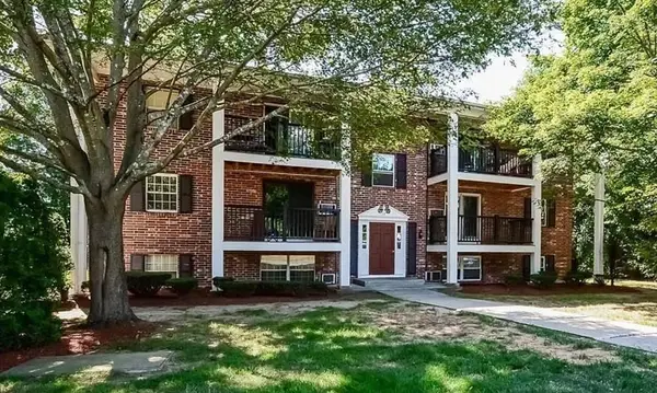 12 Walker #6, North Andover, MA 01845