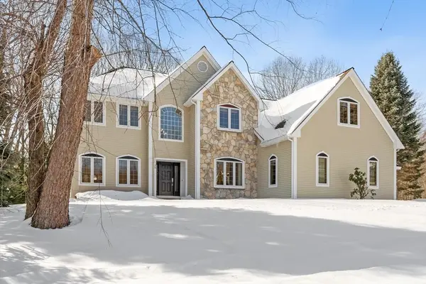 28 Stirling Street, Andover, MA 01810