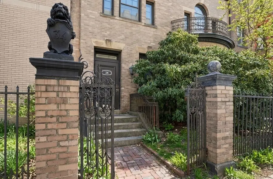 34 Elm Street, Worcester, MA 01609 - #3