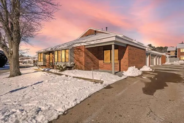 55 Rosewood Dr #55, Stoughton, MA 02072