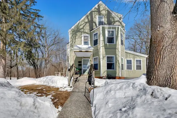 8 Lincoln Ave, Millbury, MA 01527