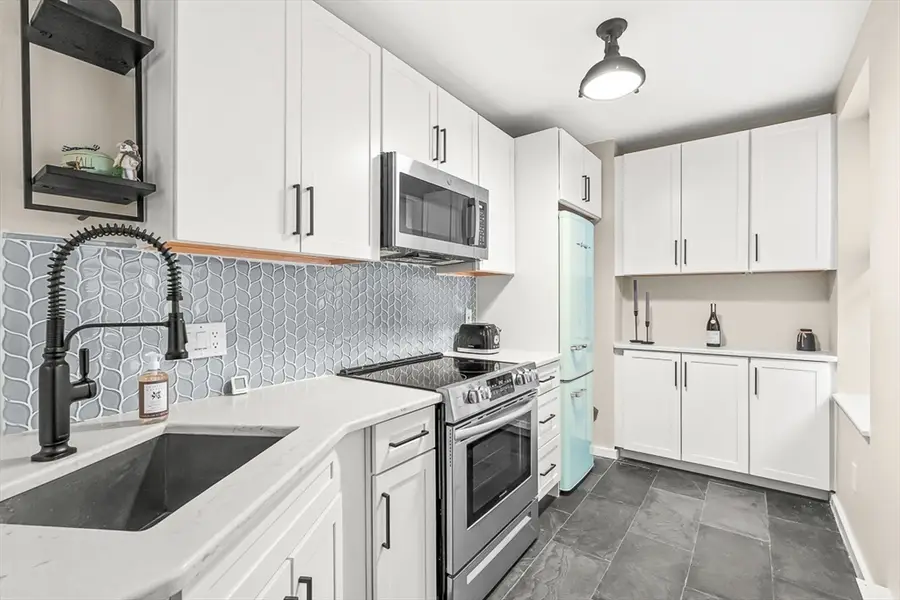 5 Holden Ct #3, Boston, MA 02109 - #2