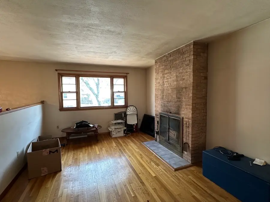 52 Hesper St, Saugus, MA 01906 - #3