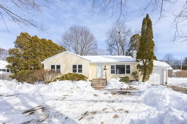 14 Bradford Rd, Hamilton, MA 01982