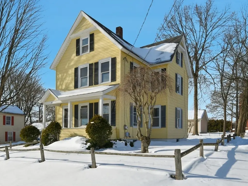 81 Chestnut St, West Springfield, MA 01089 - #1
