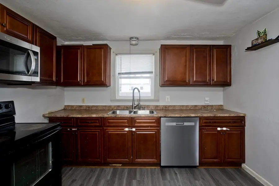 70 Chateaugay St, Chicopee, MA 01020 - #2