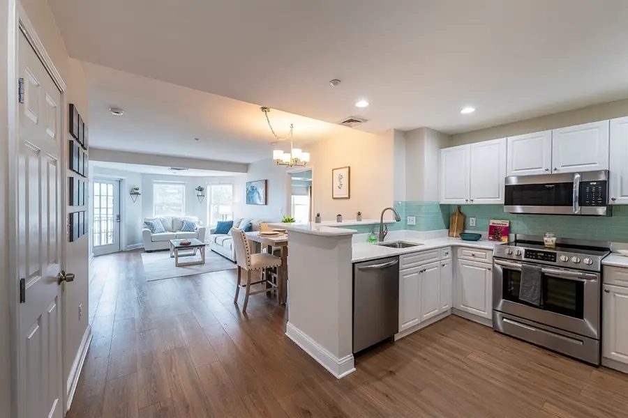 10 Seaport Dr #2213, Quincy, MA 02171 - #2