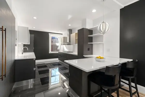 26 John St #3, Brookline, MA 02446