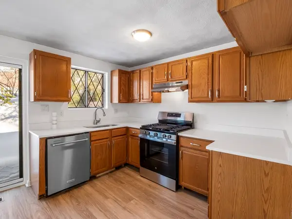 403 Farrwood Dr #403, Haverhill, MA 01835