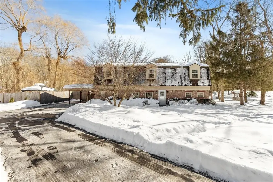 31 Elm St, Upton, MA 01568 - #2