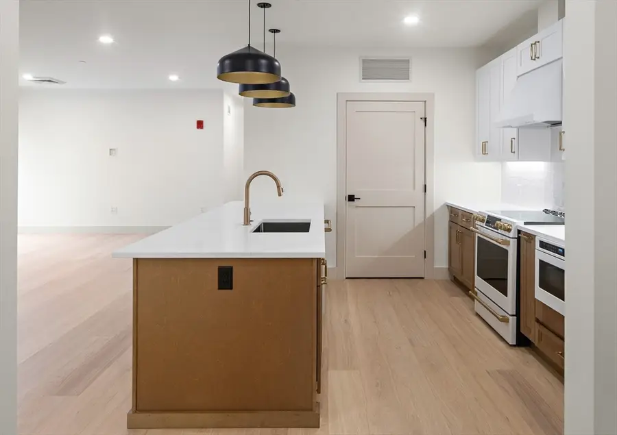 1025 Massachusetts Avenue #304, Arlington, MA 02476 - #3