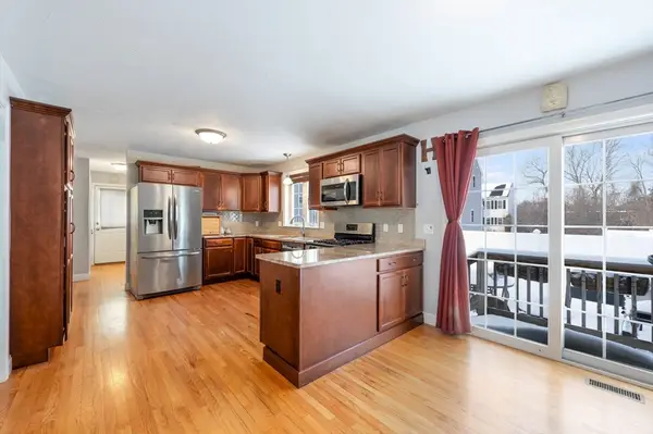 35 Sophia Ln, Bridgewater, MA 02324