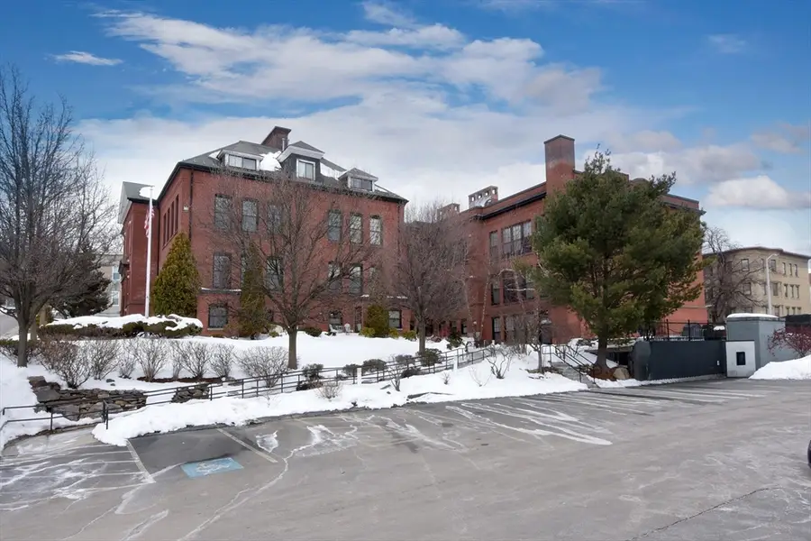 28 Adams St #304, Worcester, MA 01604 - #2