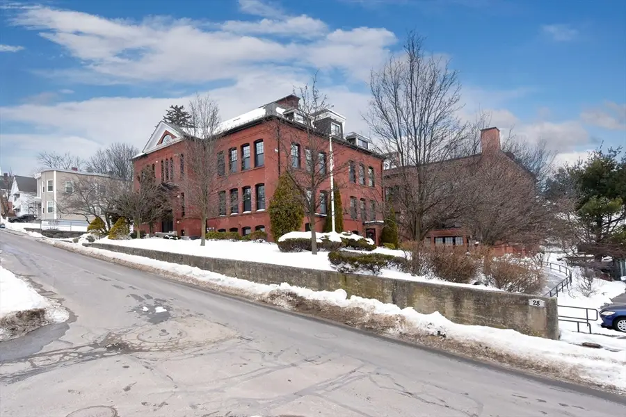 28 Adams St #304, Worcester, MA 01604 - #3