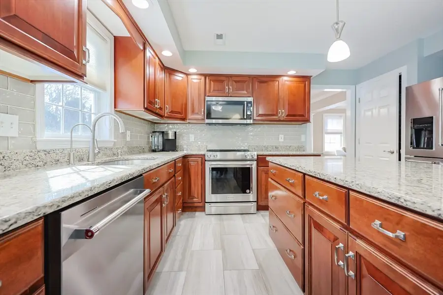 17 Amherst Rd, Shrewsbury, MA 01545 - #2