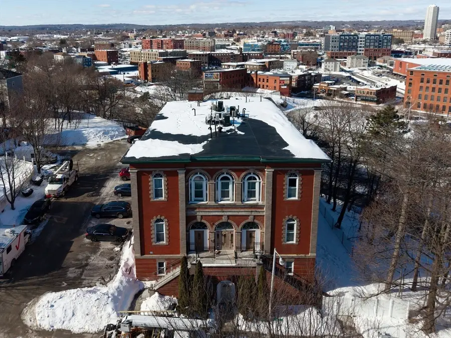 32 Providence St #5, Worcester, MA 01604 - #3