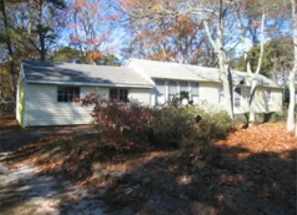 72 Pleasant Rd, Harwich, MA 02671