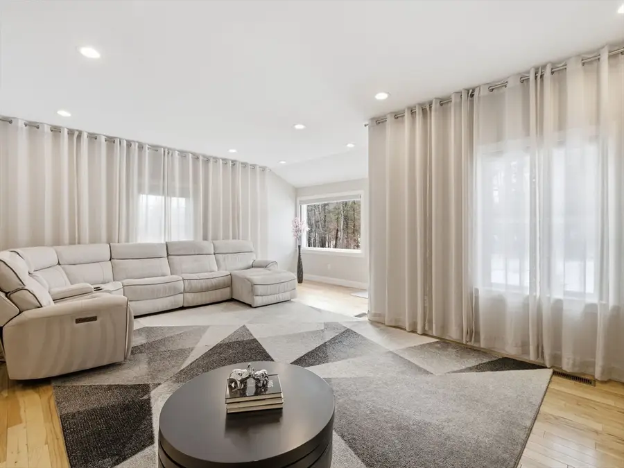 4 Wilshire Ln, Pelham, NH 03076 - #2