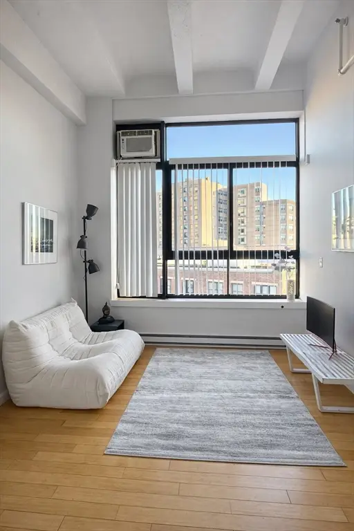 12 Stoneholm St #516, Boston, MA 02115