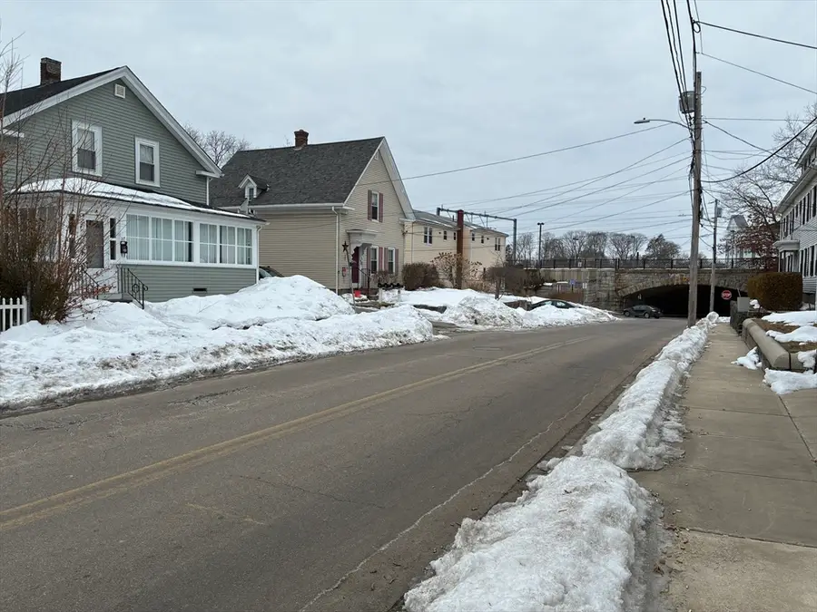 17 Capron St, Attleboro, MA 02703 - #3