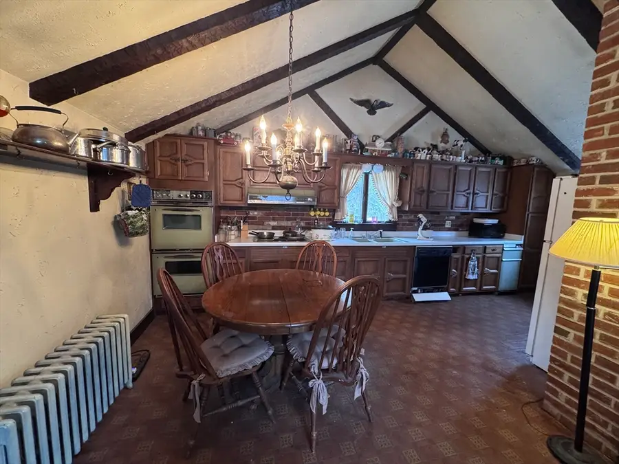 588 Gifford Rd, Westport, MA 02790 - #2