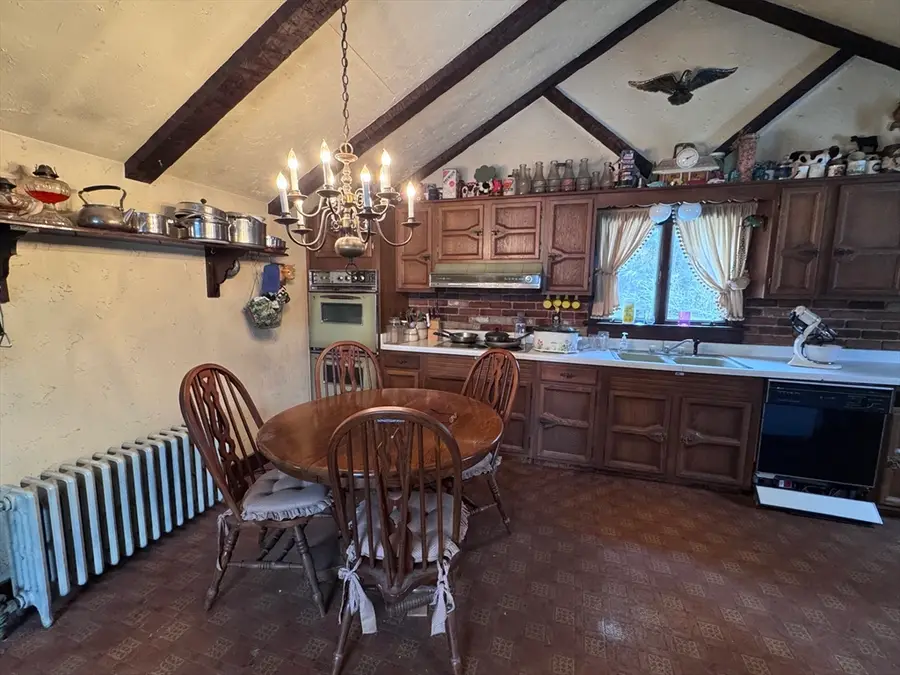 588 Gifford Rd, Westport, MA 02790 - #3